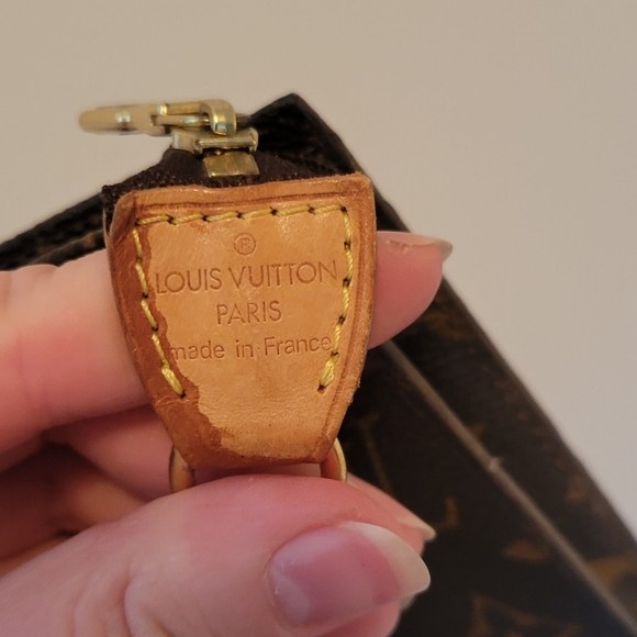 Authentic Louis Vuitton Monogram Pouch - Picture 8 of 12